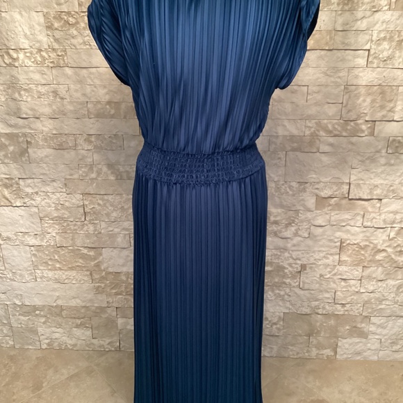 DKNY Blue Pleated Smocked-Waist Midi Dress - Picture 12 of 16